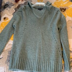 It’s sweater time! Only worn once! Aqua long sleeve sweater AE